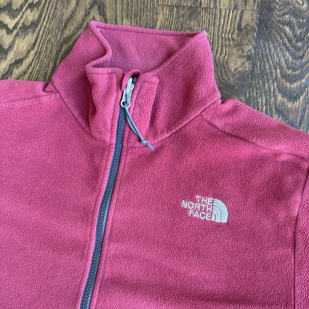 The North Face Mens Full Zip Fleece Jacket Solid Red Medium Lightweight Hiking